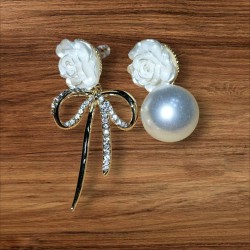 Boucles d'oreilles dépareillées
