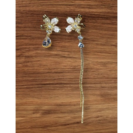 Boucles d'oreilles dépareillées