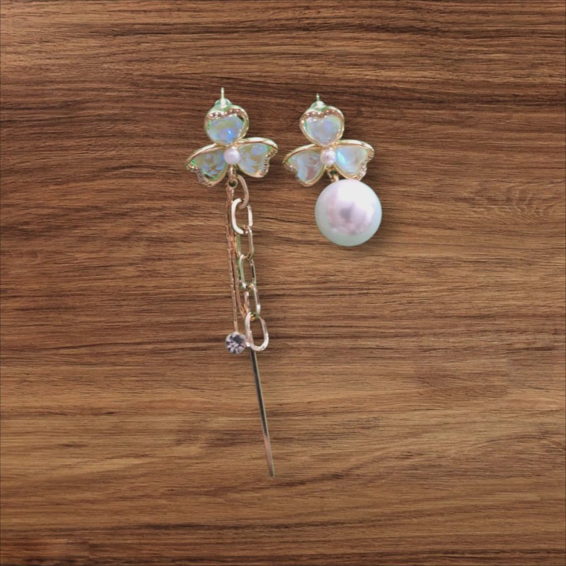 Boucles d'oreilles dépareillées