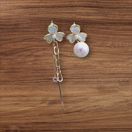Boucles d'oreilles dépareillées