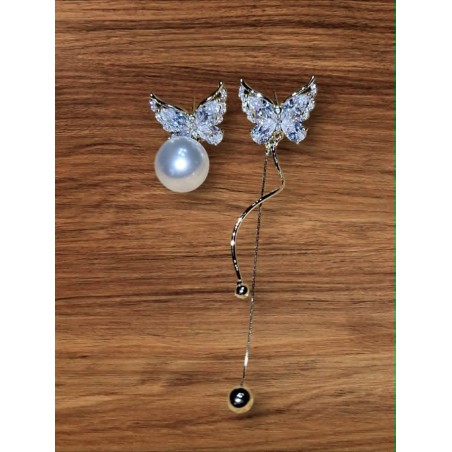 Boucles d'oreilles dépareillées