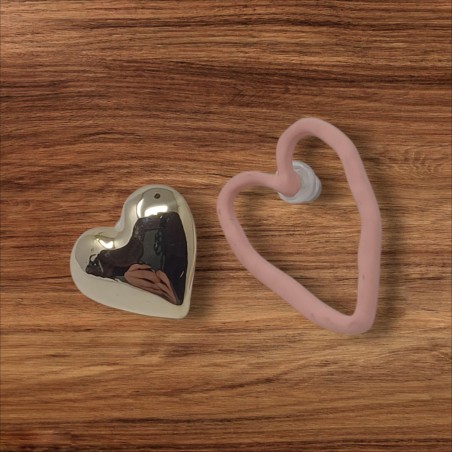 Boucles d'oreilles dépareillées