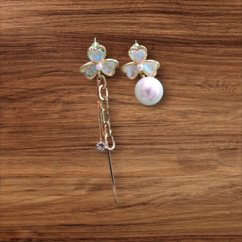 Boucles d'oreilles dépareillées