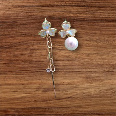 Boucles d'oreilles dépareillées